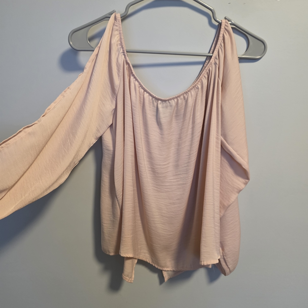 Forever 21 Light Pink Off-Shoulder Blouse